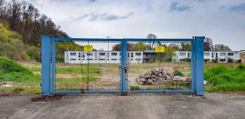 AHA fordert Freihaltung der Flächen des ehemaligen Textima-Geländes von jeglicher Bebauung! 1 12 Gera Heinrichsgruen Blick von S nach Norden auf die unbebaute Flaeche